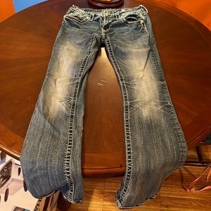 Miss Me Women’s Size 28 Signature Boot Jeans. Missing Botton on back Pocket.